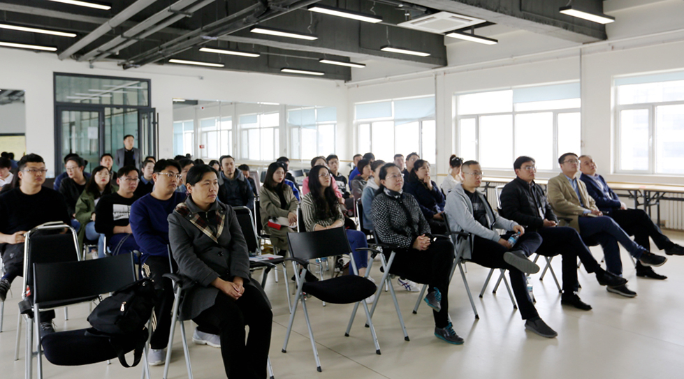 集團(tuán)工會(huì)組織消防知識(shí)培訓(xùn)和逃生安全演練活動(dòng) 集團(tuán)工會(huì)組織消防知識(shí)培訓(xùn)和逃生安全演練活動(dòng)