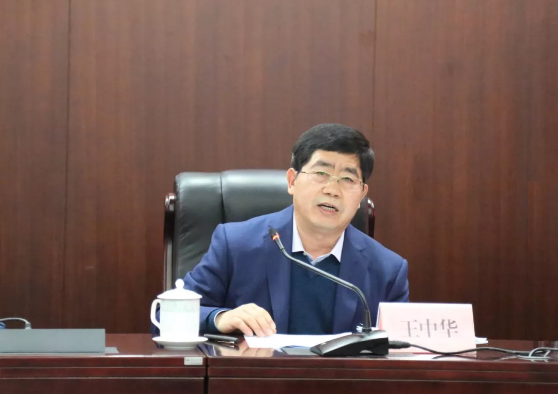 學(xué)習(xí)萬(wàn)華濰柴齊魯音像公司經(jīng)驗(yàn) 集團(tuán)三項(xiàng)制度改革推進(jìn)會(huì)近日召開(kāi)