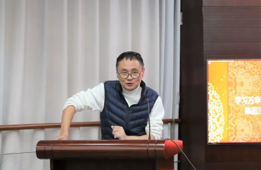 學(xué)習(xí)萬(wàn)華濰柴齊魯音像公司經(jīng)驗(yàn) 集團(tuán)三項(xiàng)制度改革推進(jìn)會(huì)近日召開(kāi)