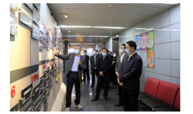 省委常委、宣傳部部長(zhǎng)白玉剛一行到山東影視傳媒集團(tuán)調(diào)研