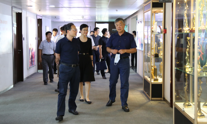 省委常委、省委宣傳部部長(zhǎng)于杰到山東影視傳媒集團(tuán)調(diào)研指導(dǎo)