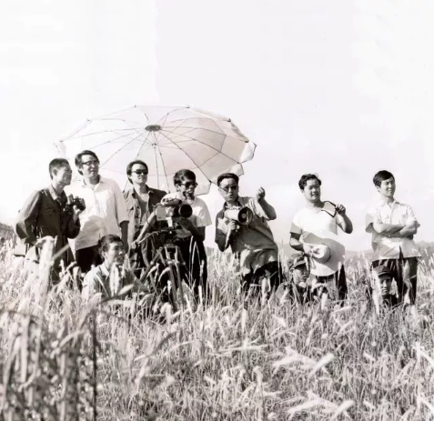 為家國(guó)而歌，迎向潮頭更“有戲”