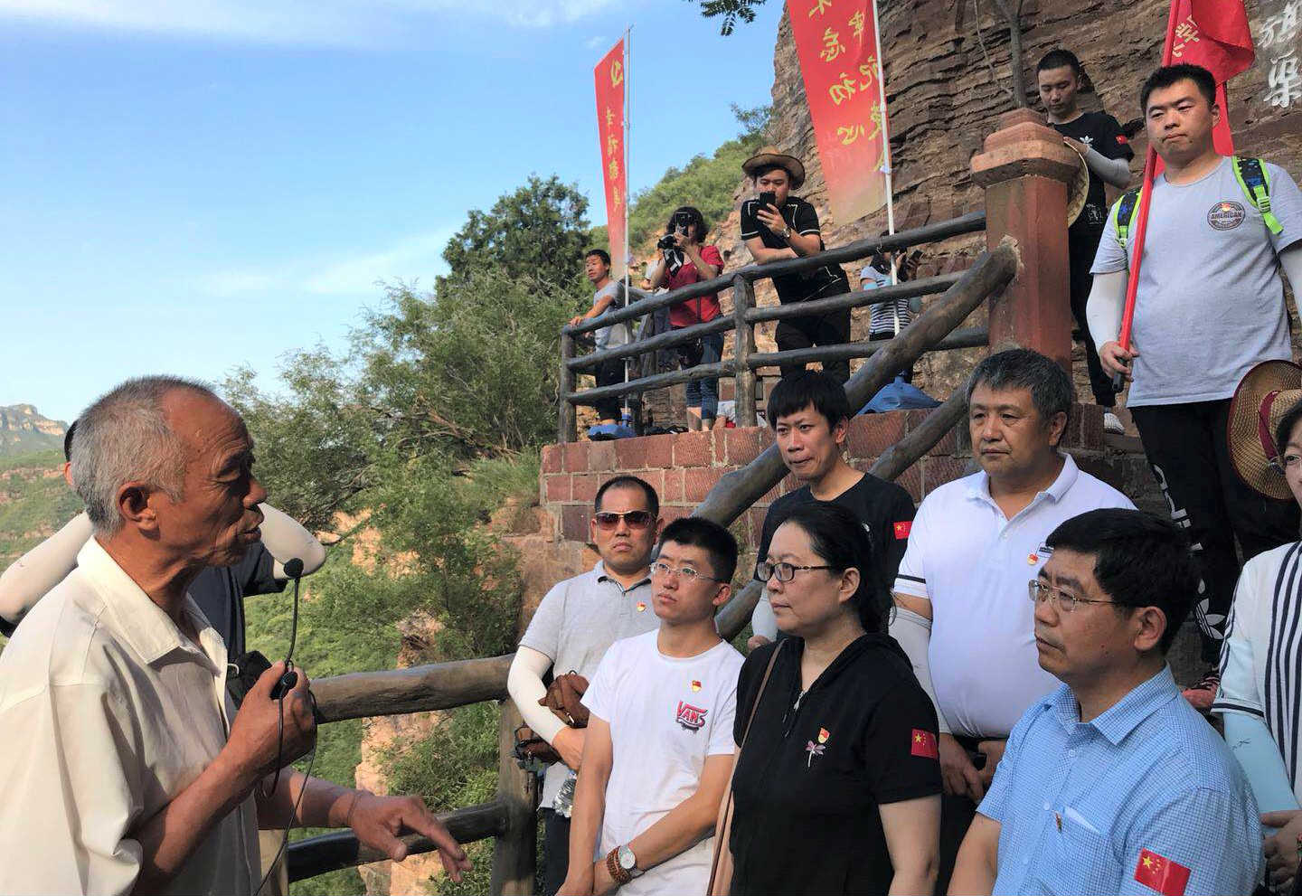 山影集團(tuán)開(kāi)展“學(xué)習(xí)紅旗渠精神，做改革發(fā)展先鋒”主題教育活動(dòng)